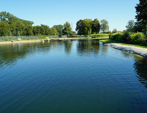 02 Klimafreundlicher natureingebundener Sanitärcontainer am Naturbadeteich Wittenburg