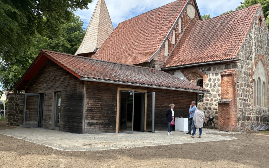 LEADER-Projekt in Roggendorf:  Kirchturm und  Gemeindehaus feierlich eingeweiht