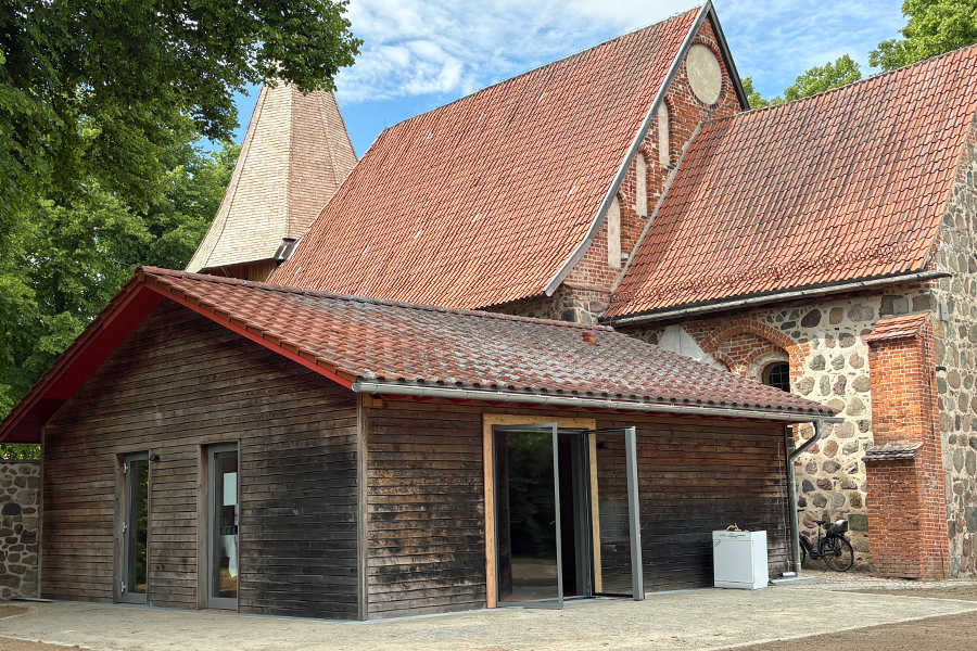 LEADER-Projekt in Roggendorf:  Kirchturm und  Gemeindehaus feierlich eingeweiht